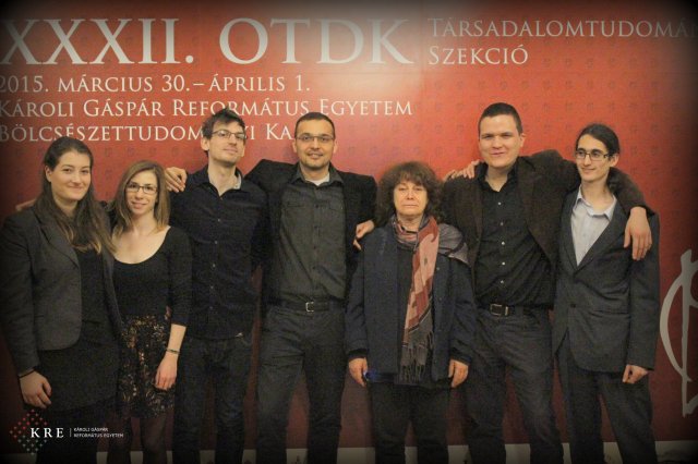 OTDK fal előtt készült képek